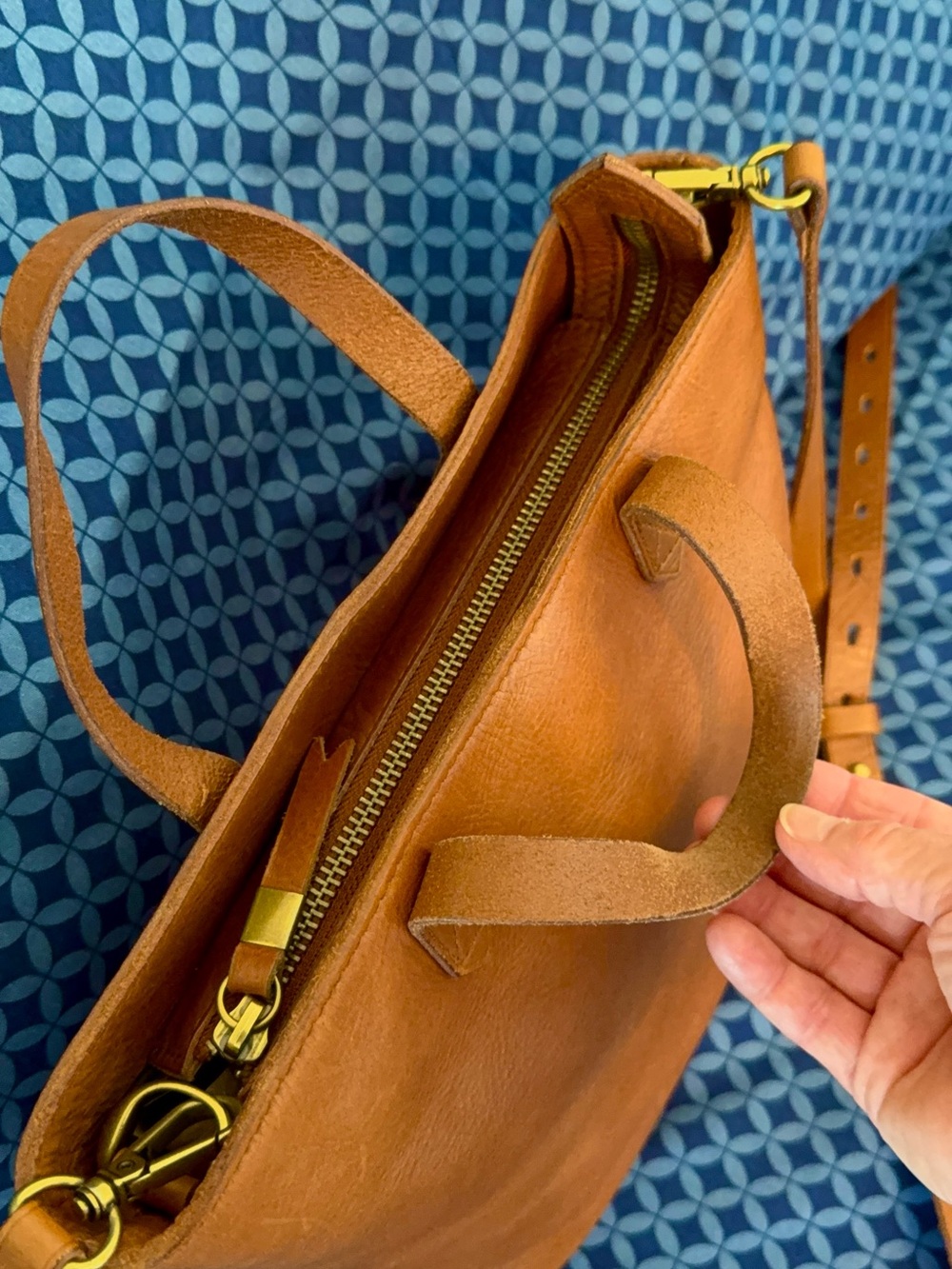 Madewell Tan Leather Transport Crossbody Tote with Top Handles & Removable Strap - Picture 10 of 10